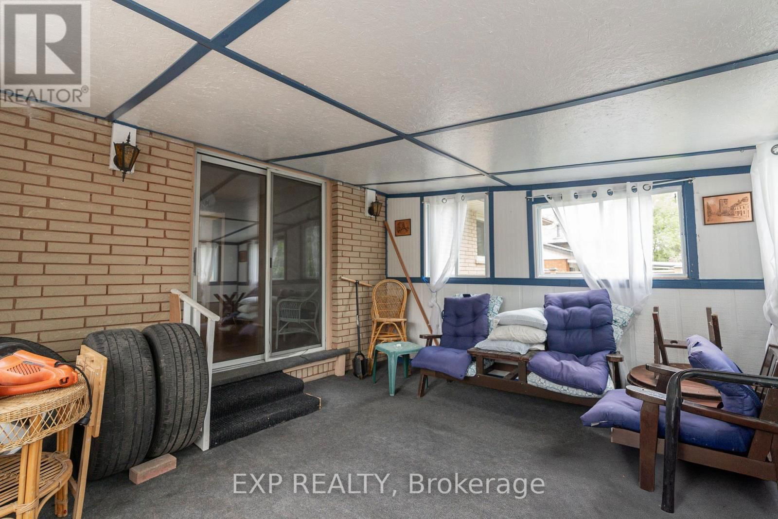 402 KERMAN AVENUE Image 39