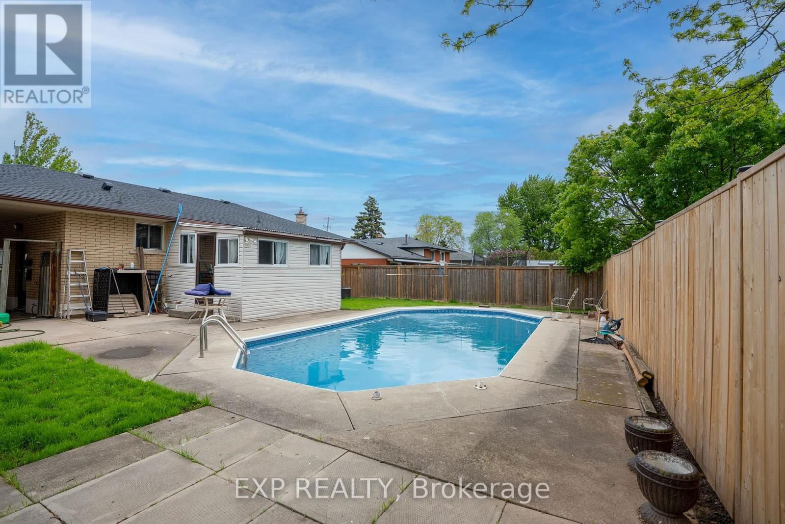 402 KERMAN AVENUE Image 40
