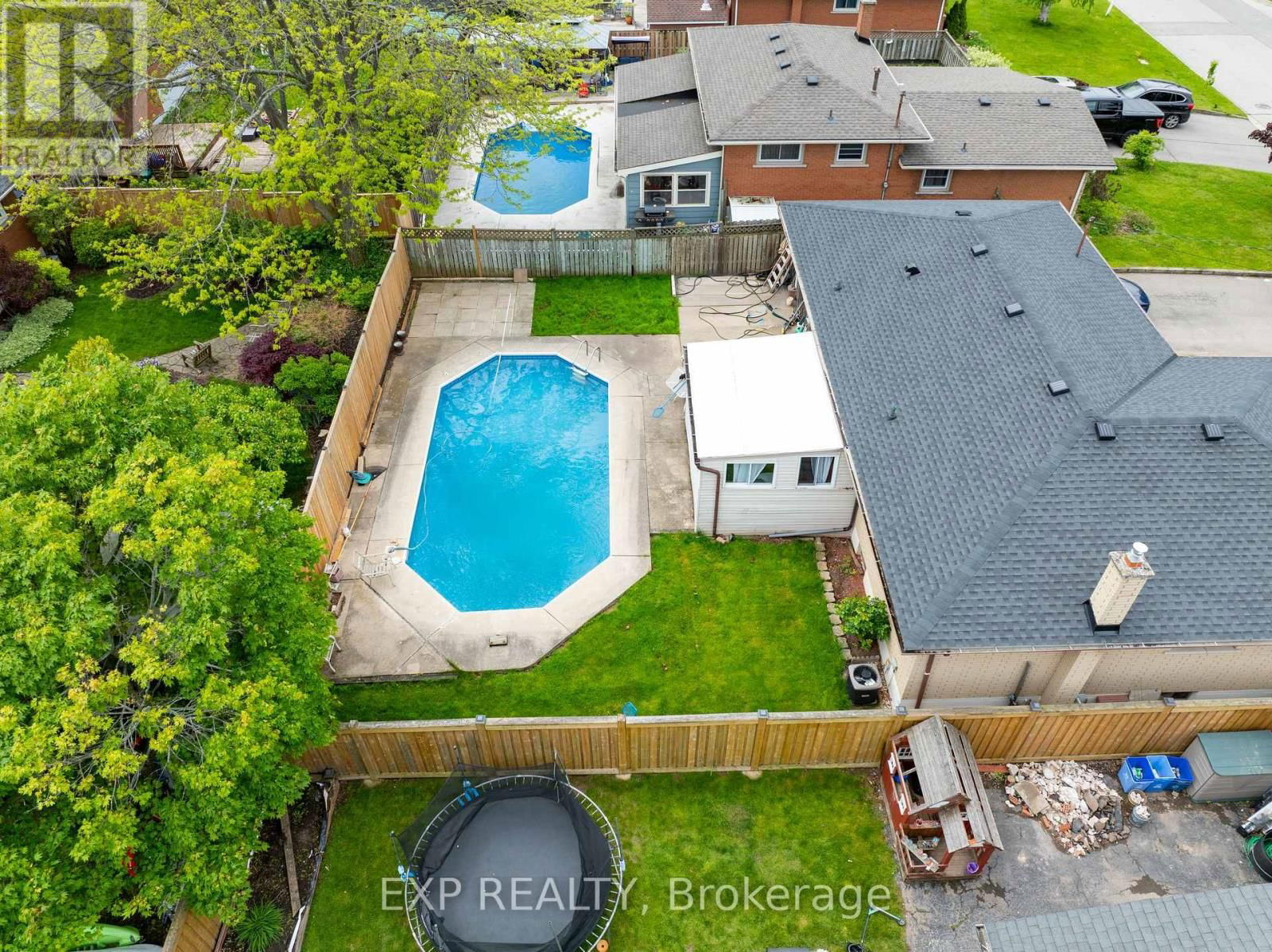 402 KERMAN AVENUE Image 43