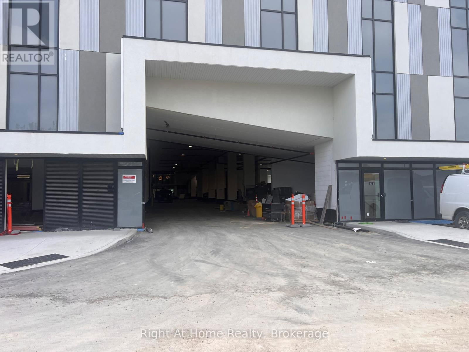 608 - 575 CONKLIN ROAD Image 5