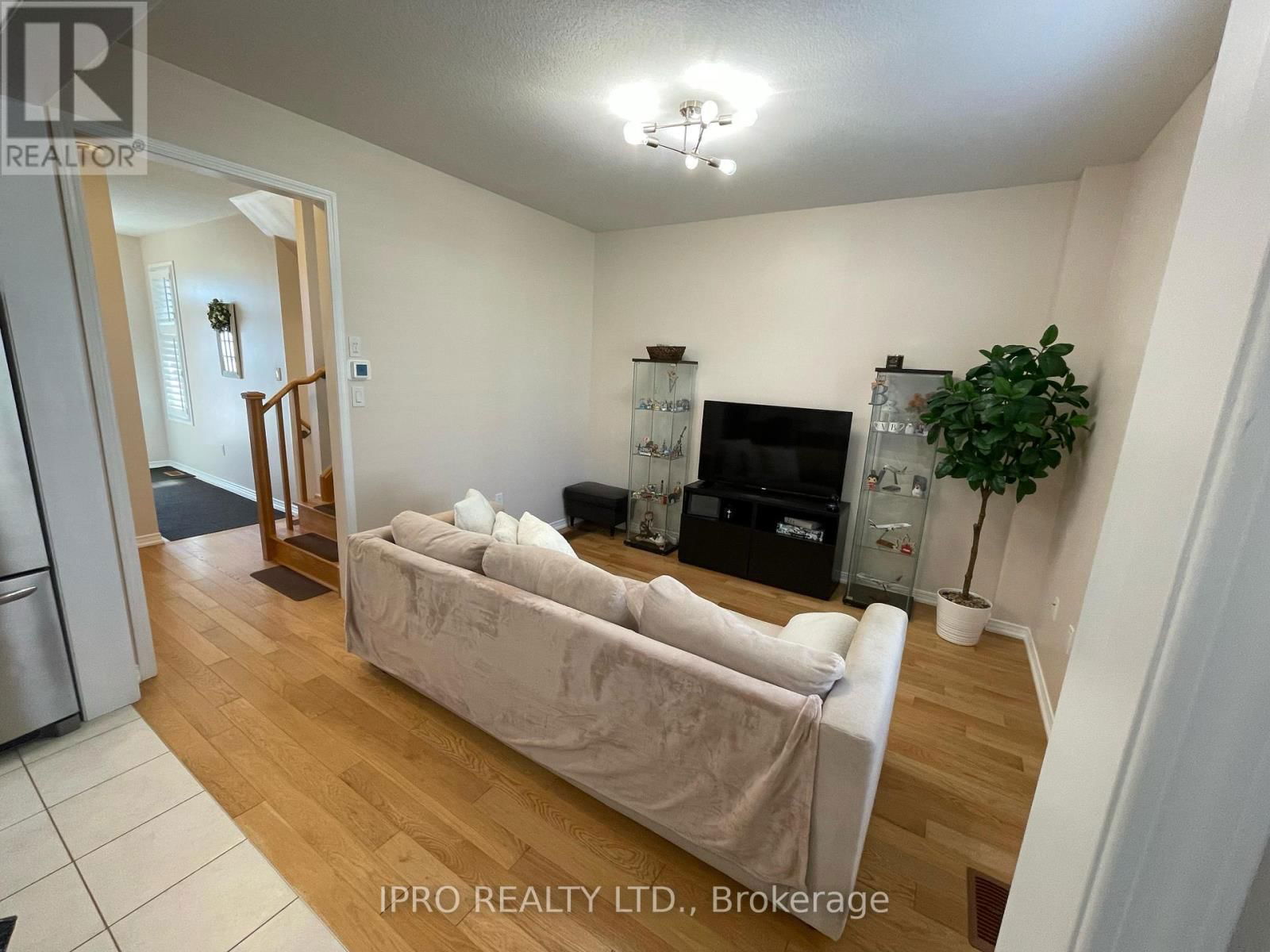48 WITTEVEEN DRIVE Image 3
