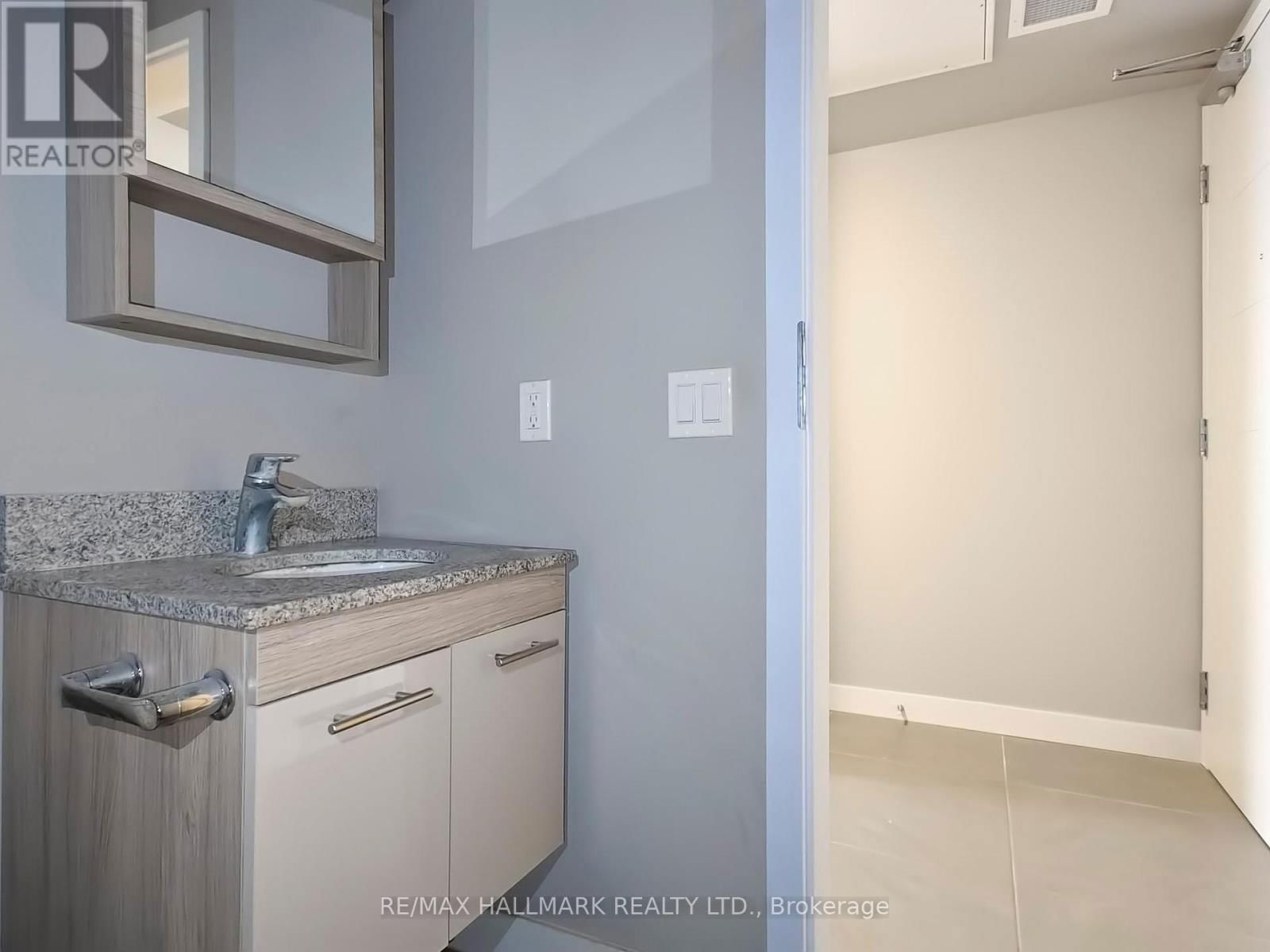 207 - 308 LESTER STREET Image 17