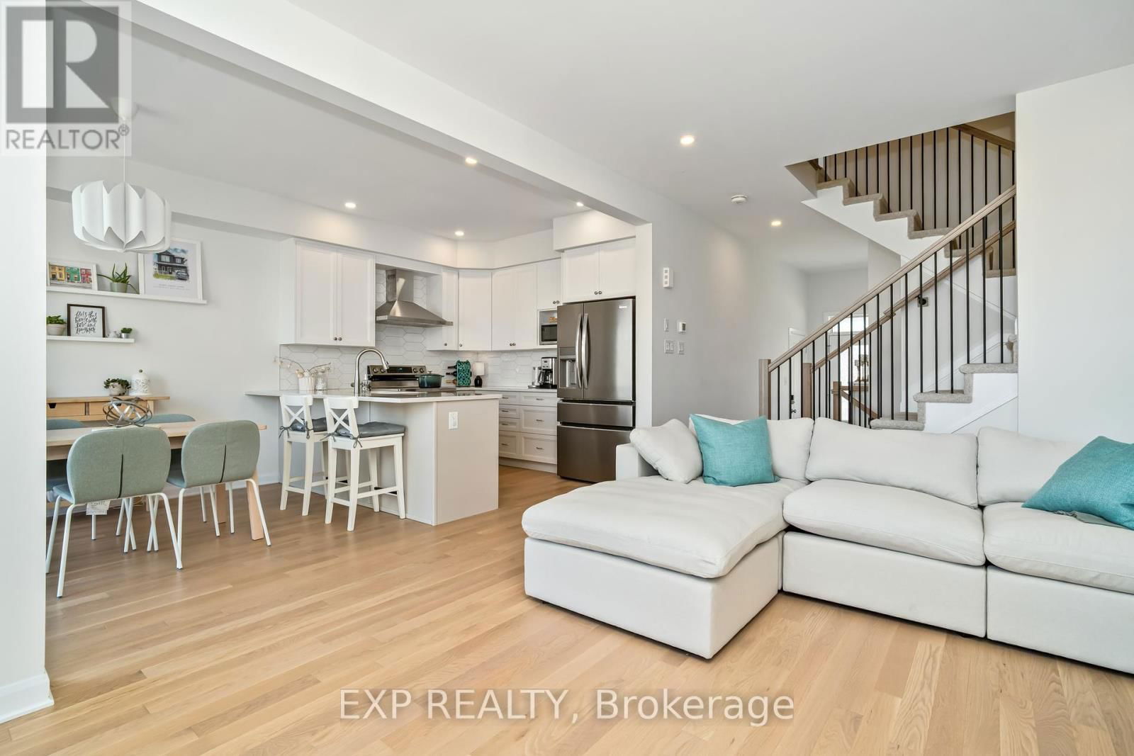230 ELSIE MACGILL WALK Image 14