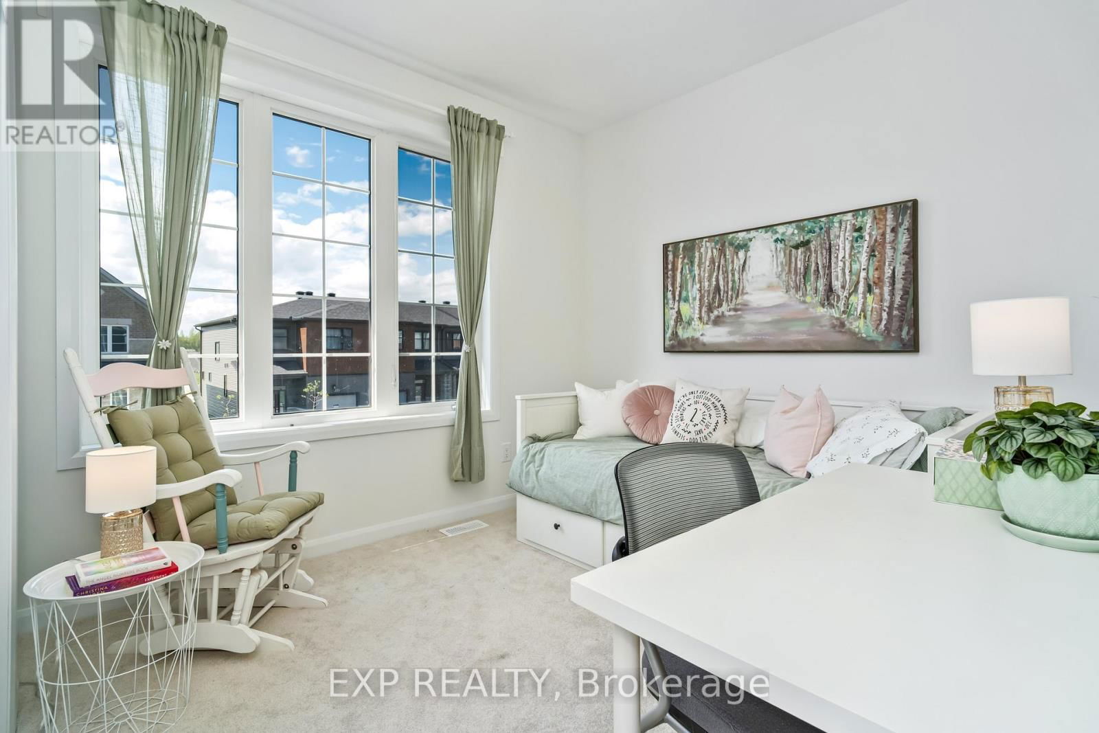 230 ELSIE MACGILL WALK Image 19