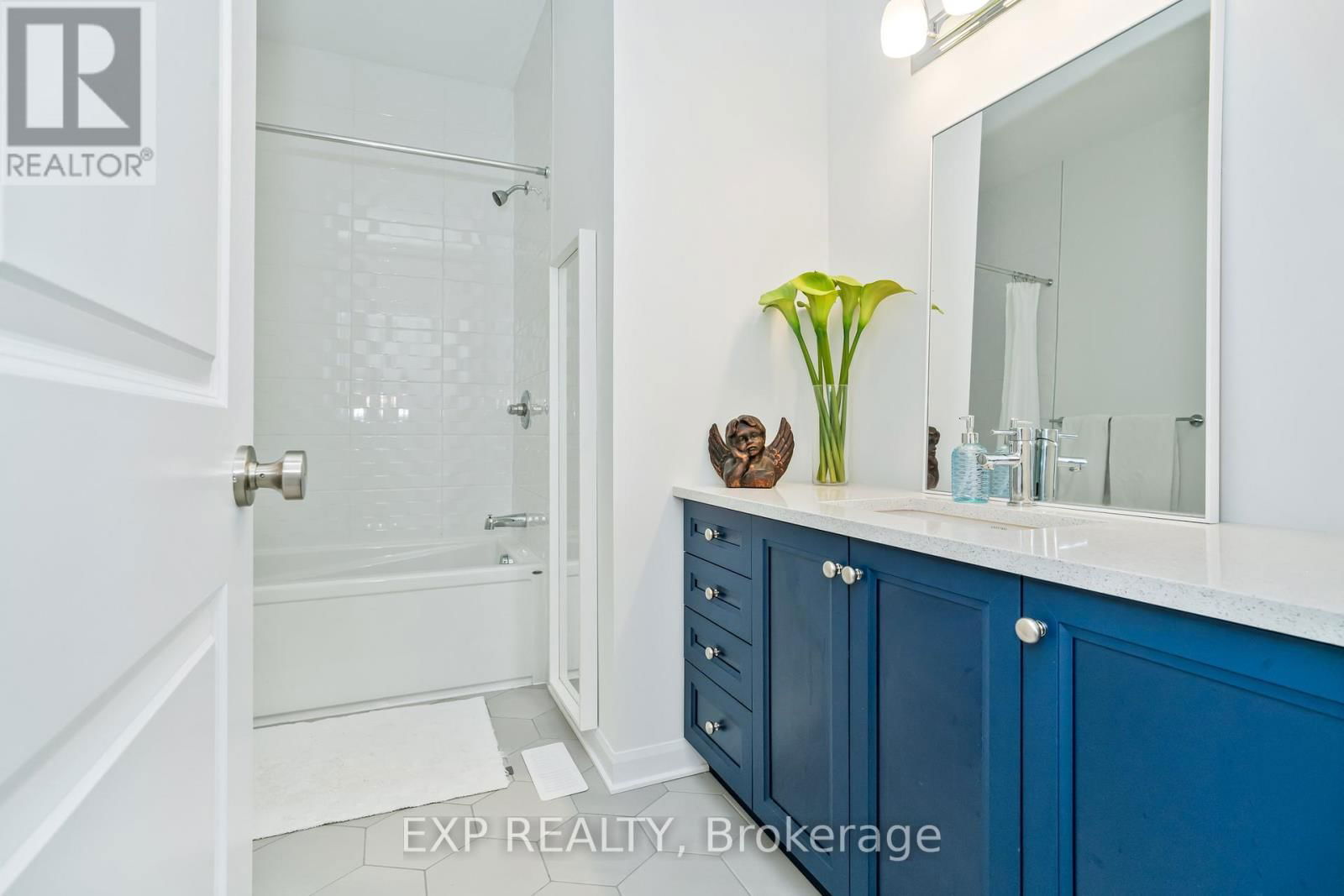 230 ELSIE MACGILL WALK Image 26