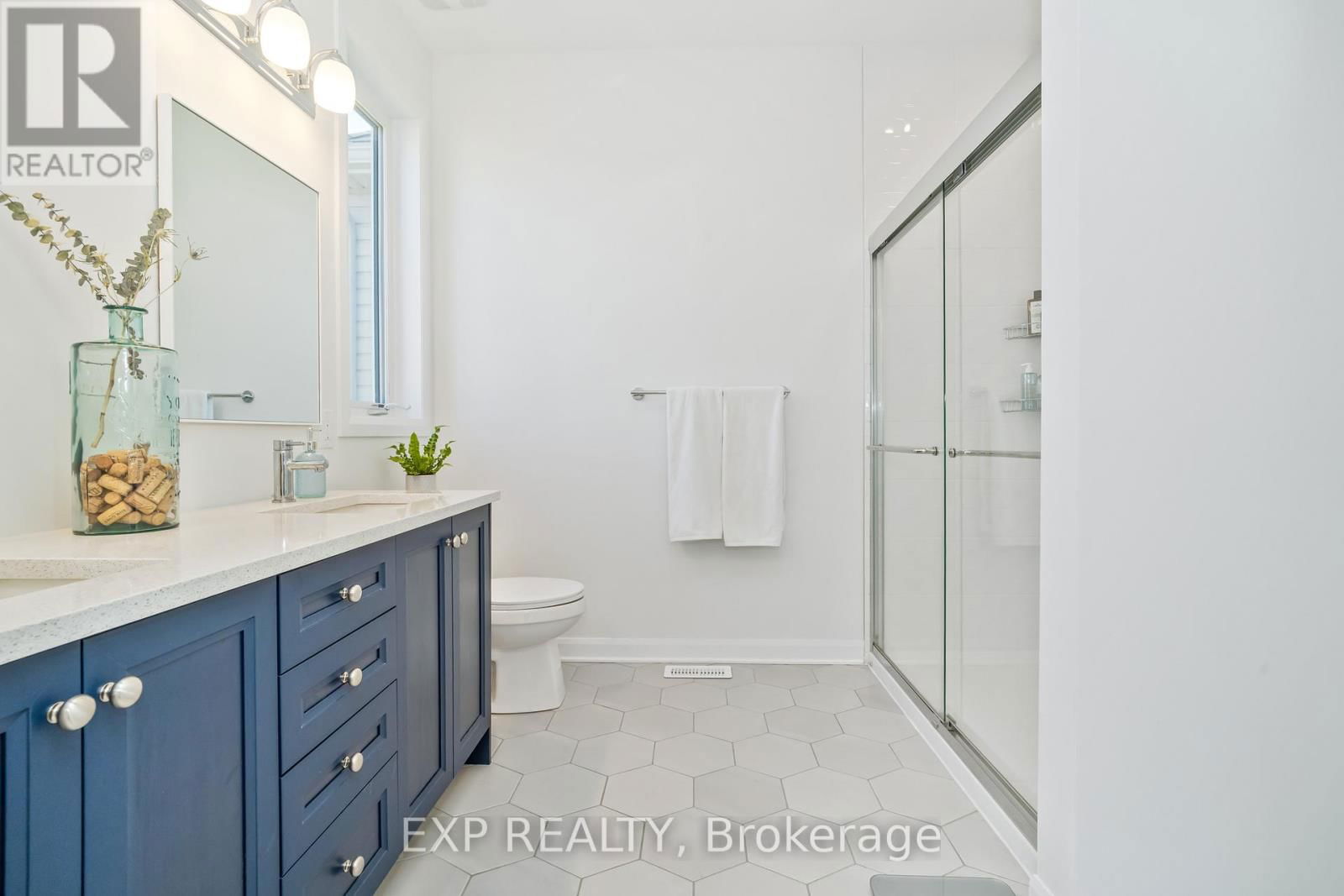 230 ELSIE MACGILL WALK Image 32