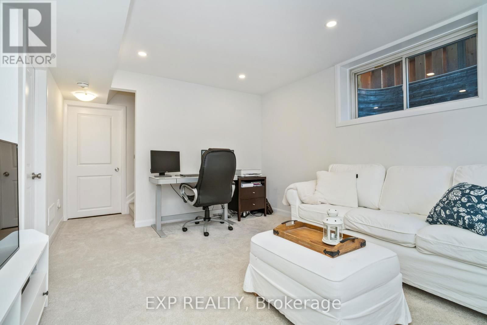 230 ELSIE MACGILL WALK Image 37