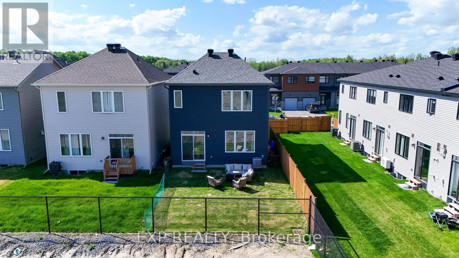 230 ELSIE MACGILL WALK Image 43