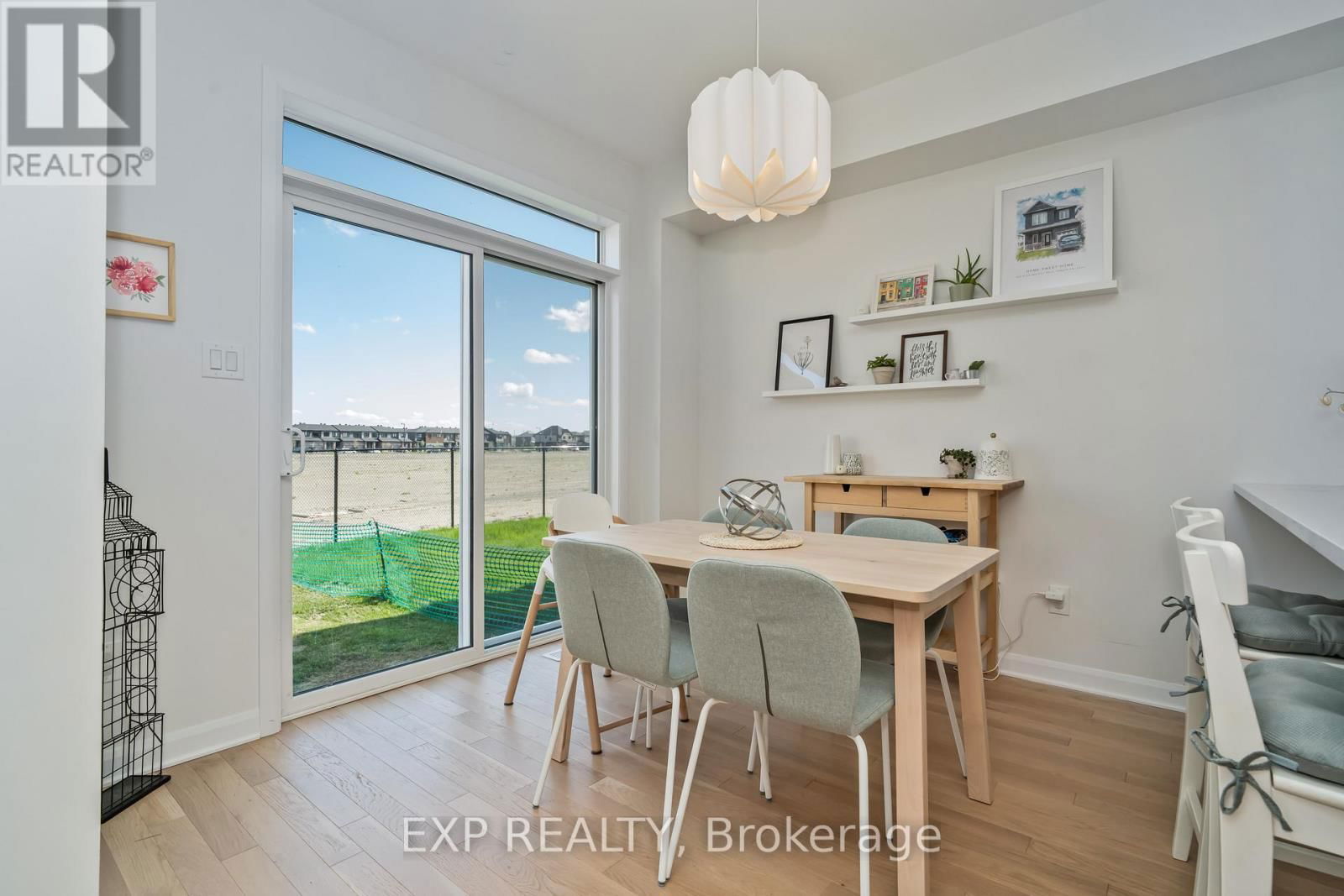 230 ELSIE MACGILL WALK Image 7