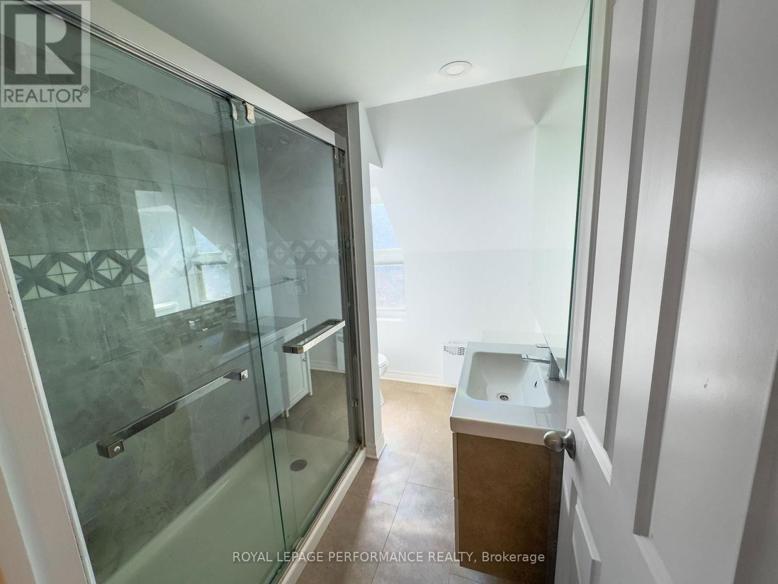 621 EDWARDS STREET Image 11