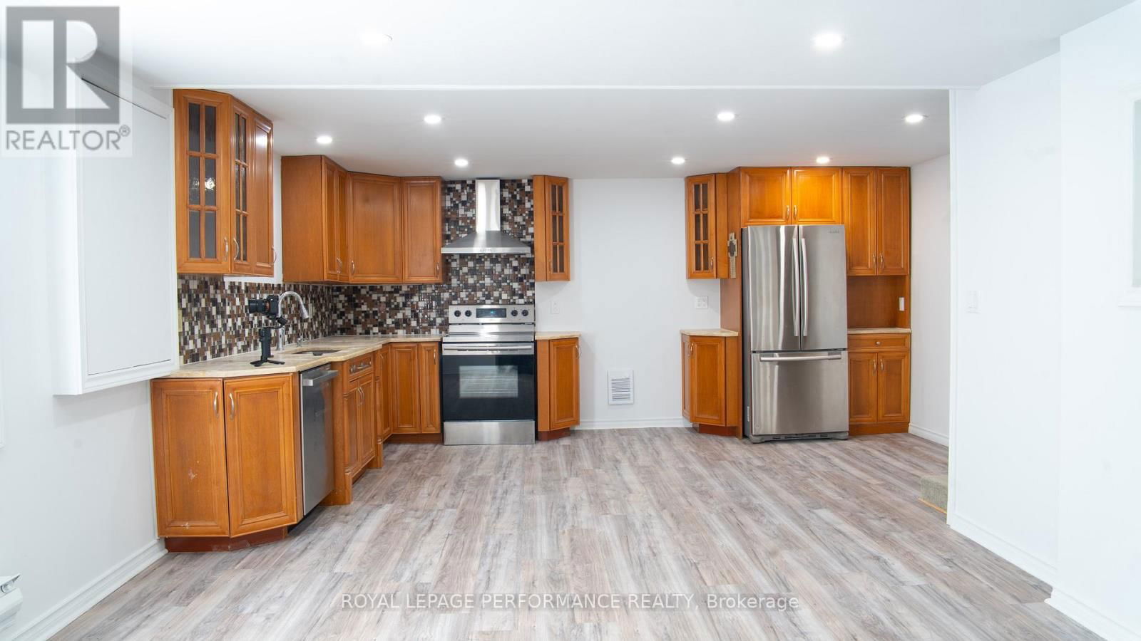 621 EDWARDS STREET Image 3