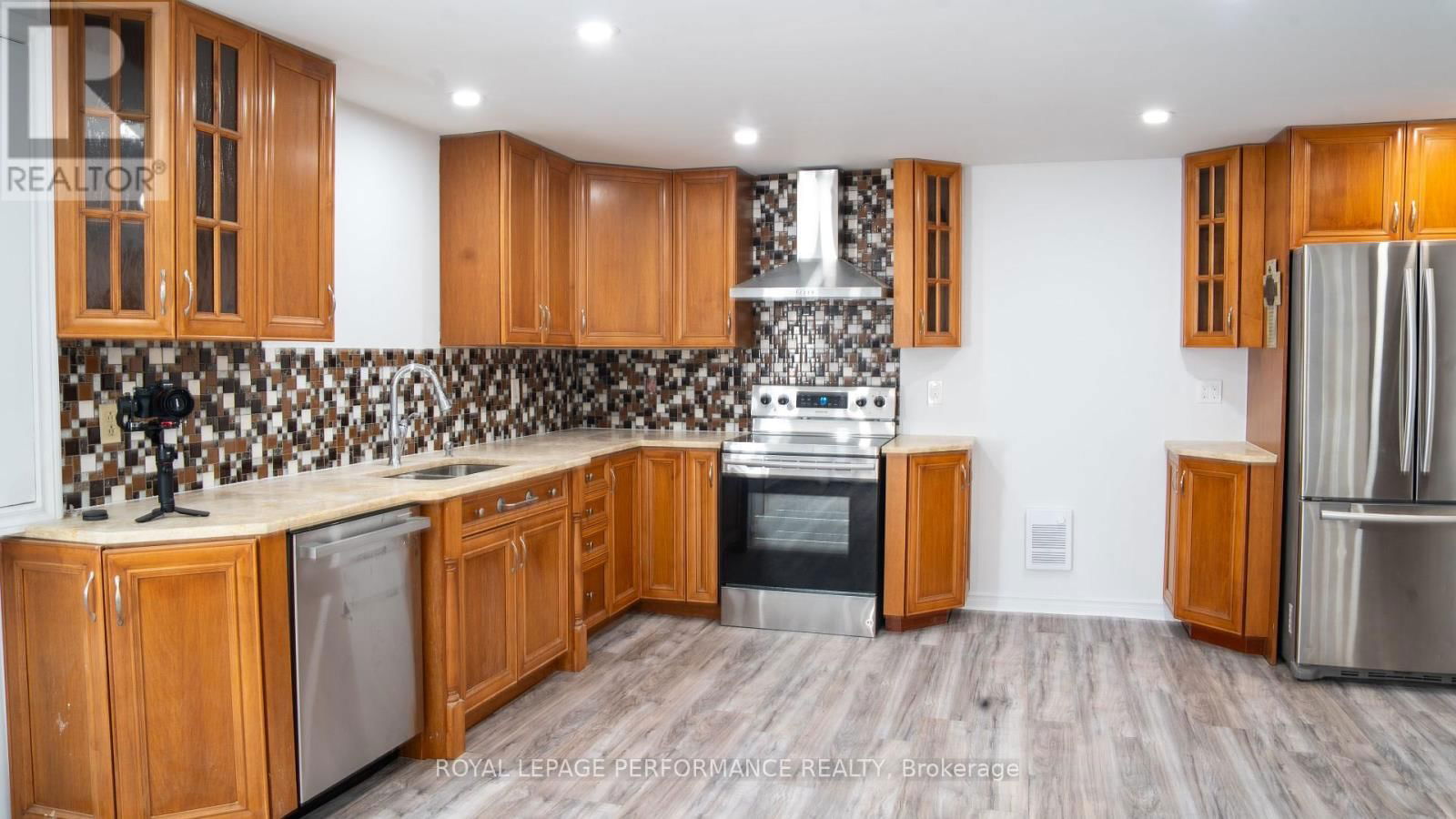 621 EDWARDS STREET Image 6