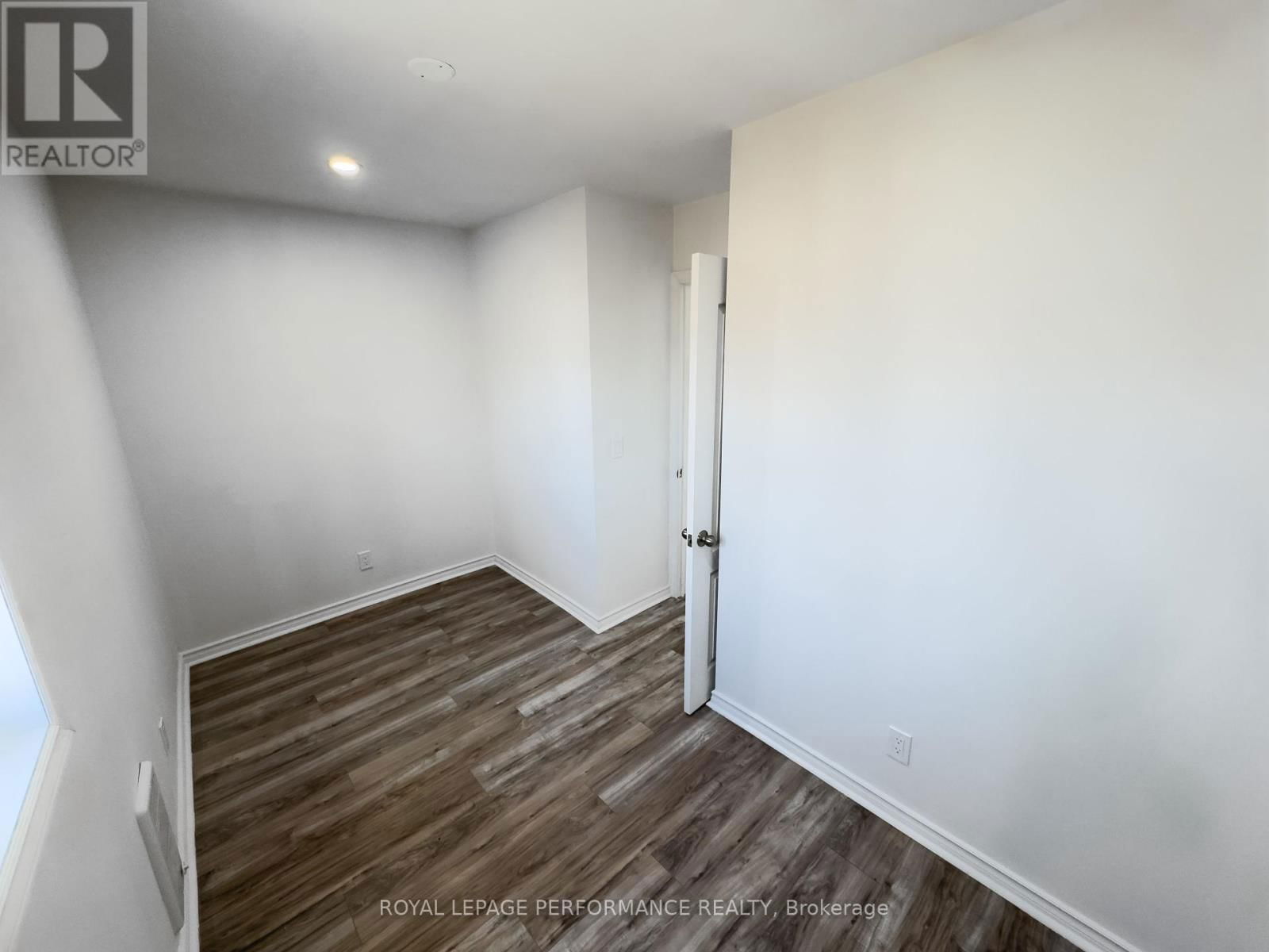 621 EDWARDS STREET Image 8