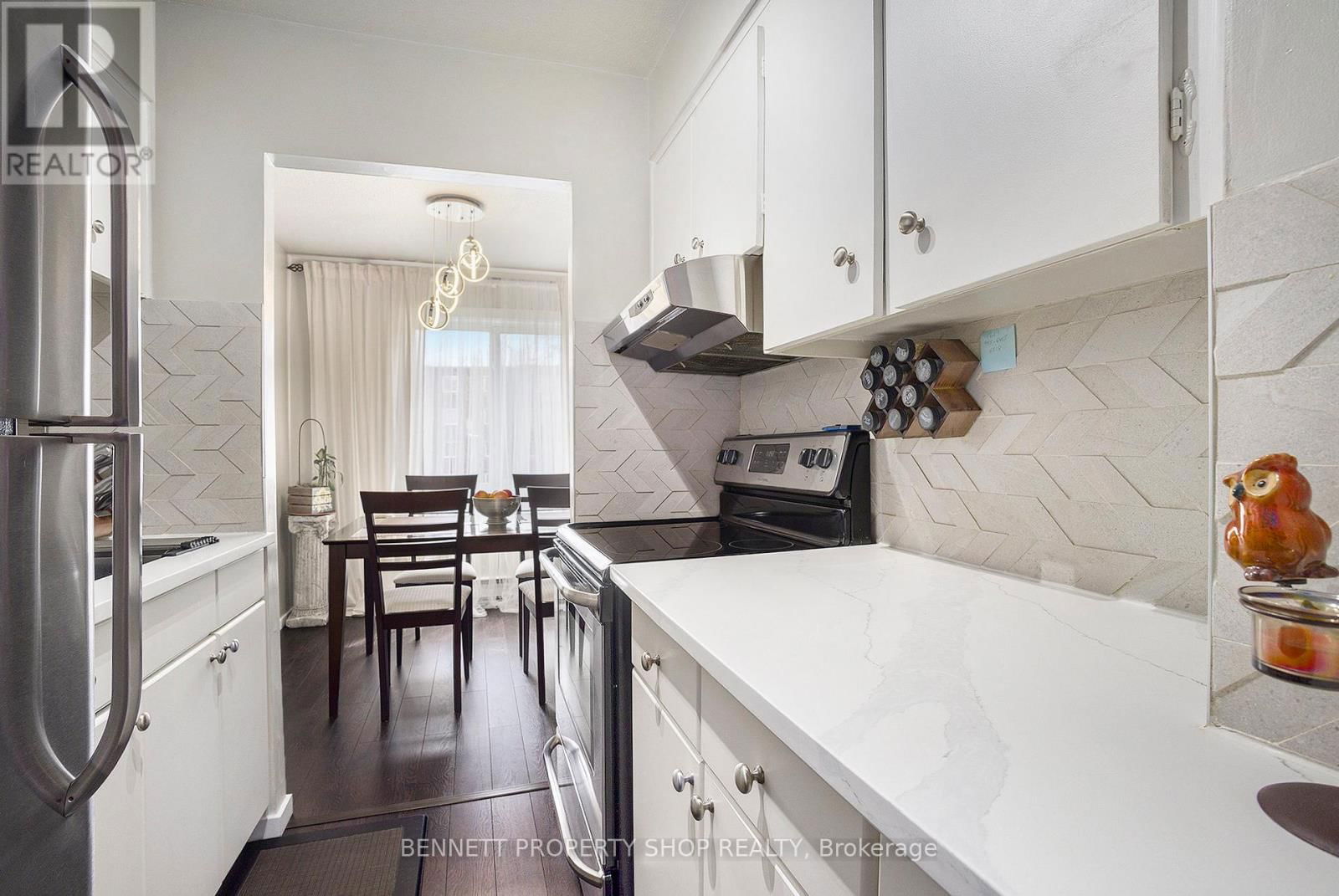206 - 2041 ARROWSMITH DRIVE Image 13