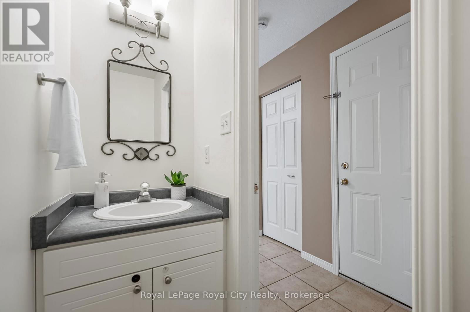 90 DOYLE DRIVE Image 12