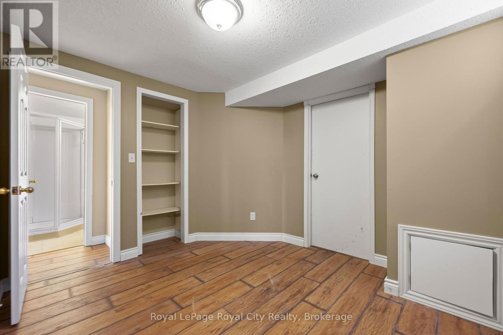 90 DOYLE DRIVE Image 23