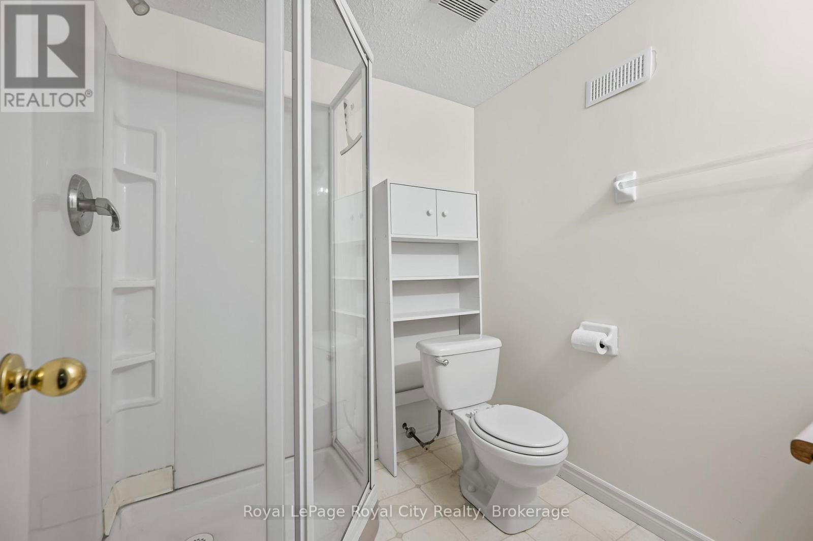 90 DOYLE DRIVE Image 24