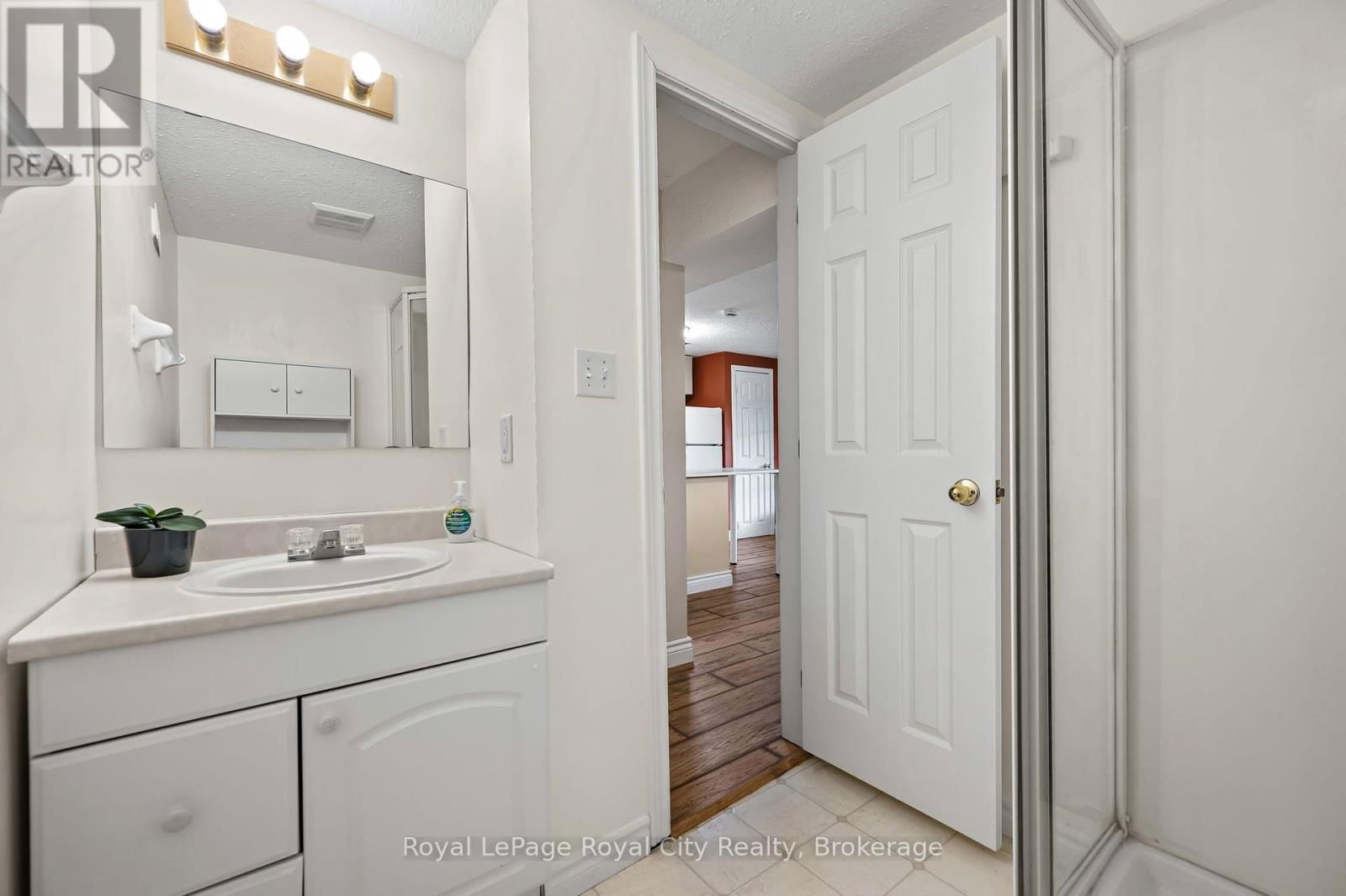 90 DOYLE DRIVE Image 25