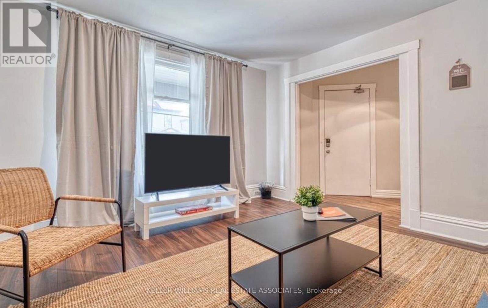 1 - 207 FAIRLEIGH AVENUE SOUTH Image 3