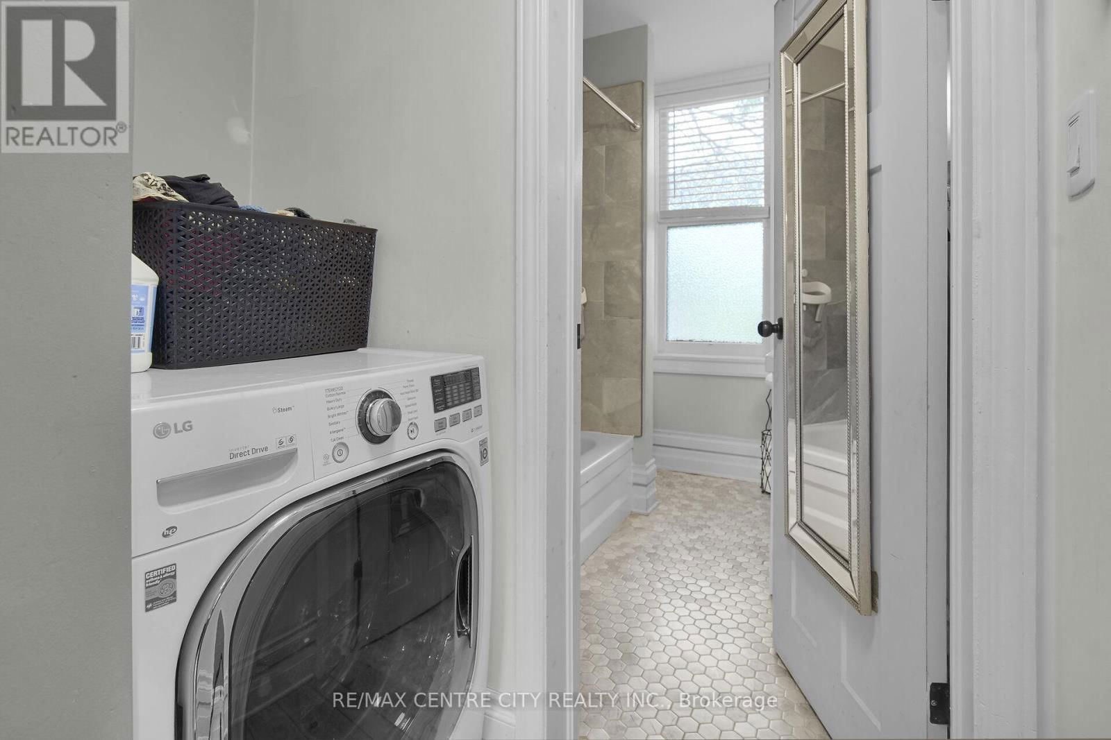 21 QUEENS PLACE Image 23