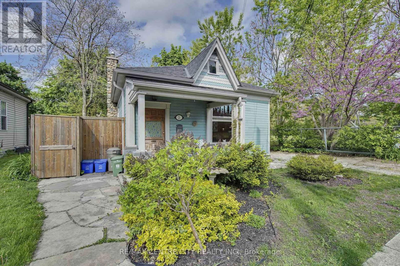 21 QUEENS PLACE Image 3