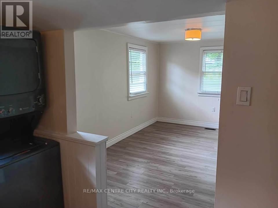 21 QUEENS PLACE Image 31