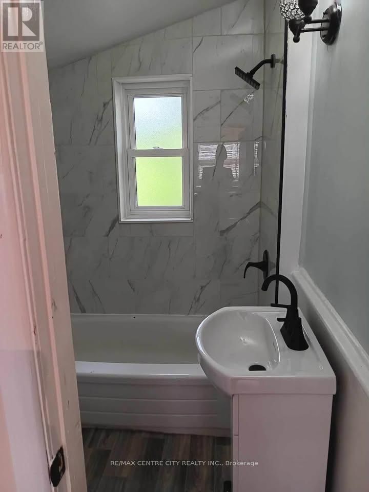 21 QUEENS PLACE Image 35