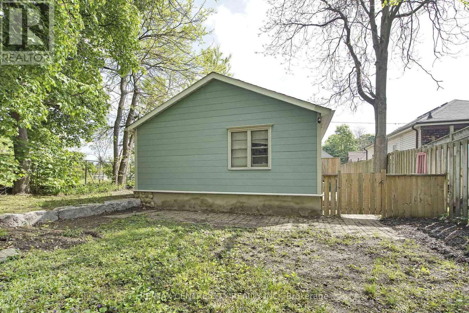 21 QUEENS PLACE Image 38