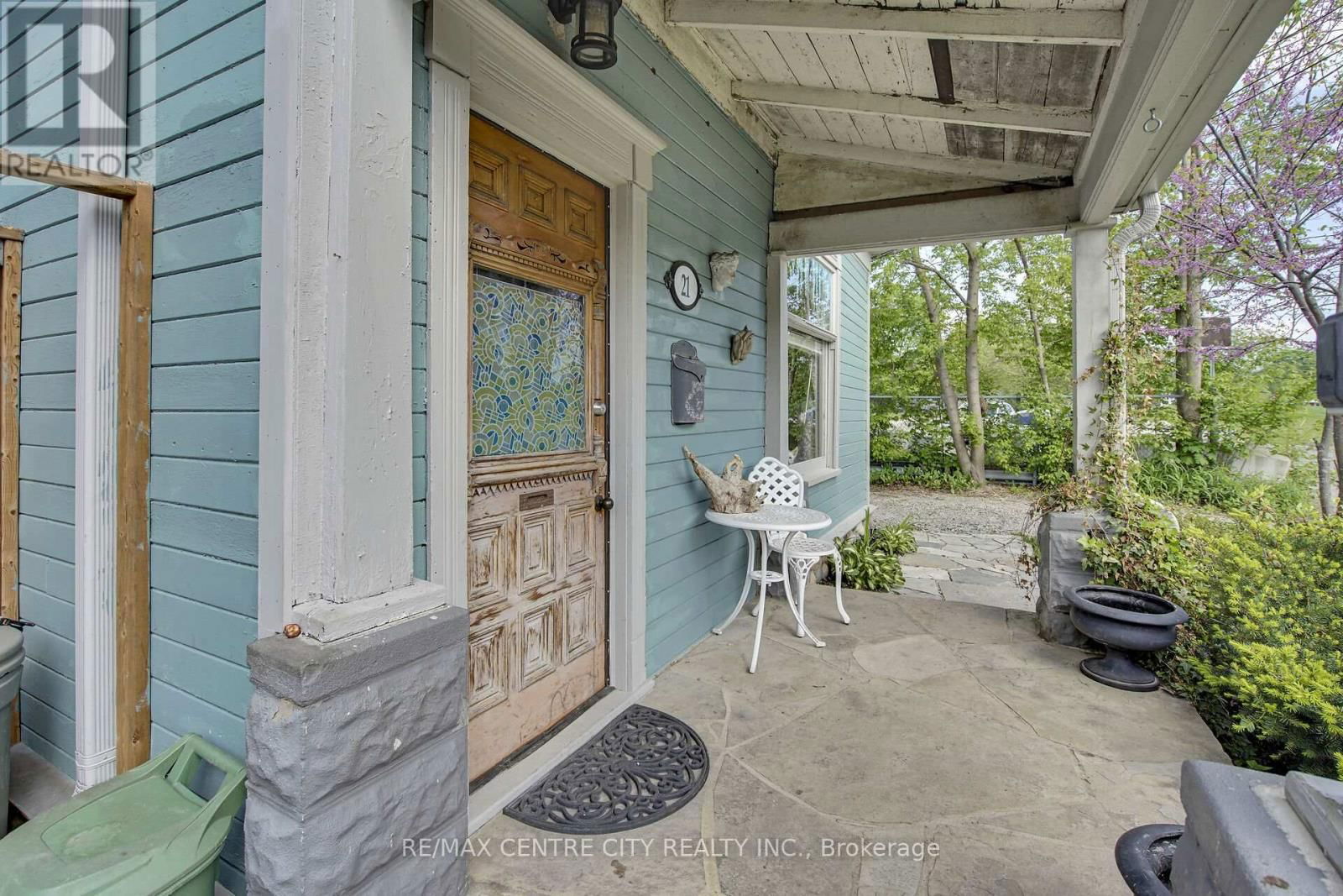 21 QUEENS PLACE Image 4