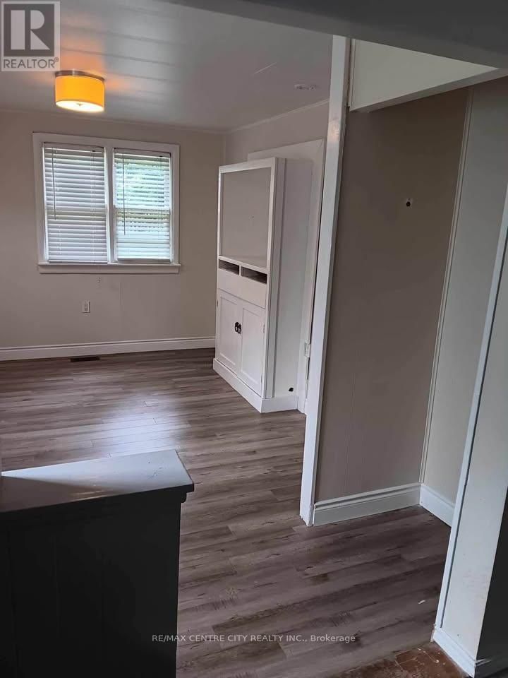21 QUEENS PLACE Image 30