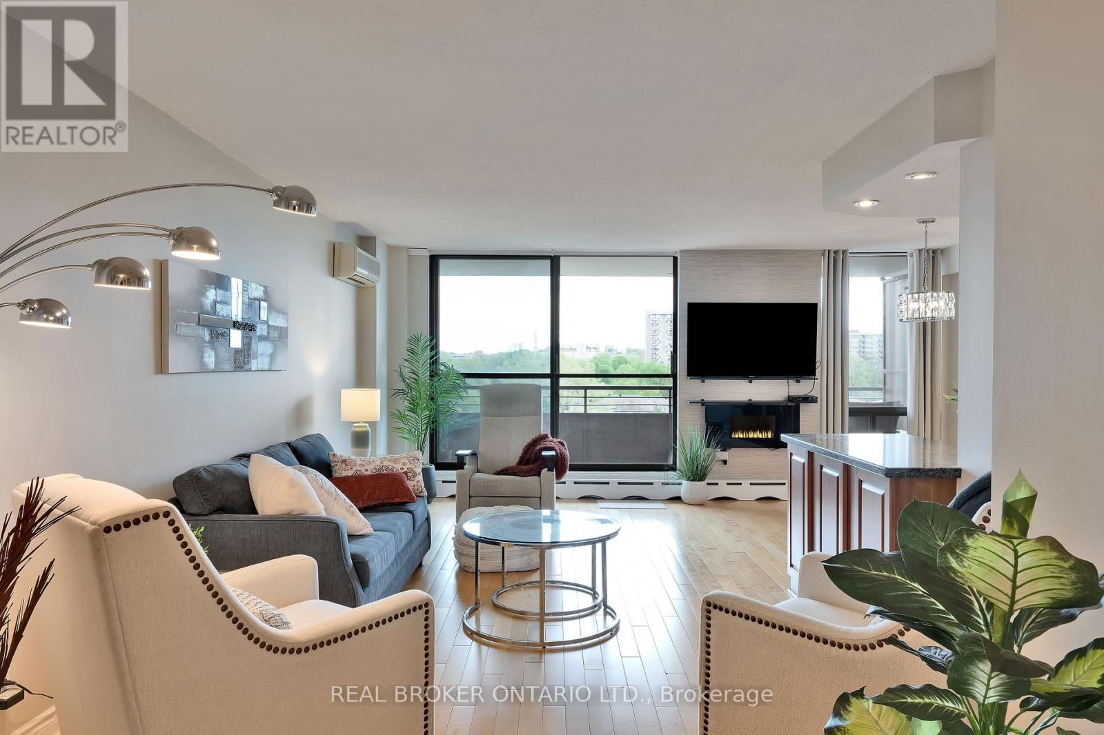 910 - 515 ST LAURENT BOULEVARD NORTH Image 3
