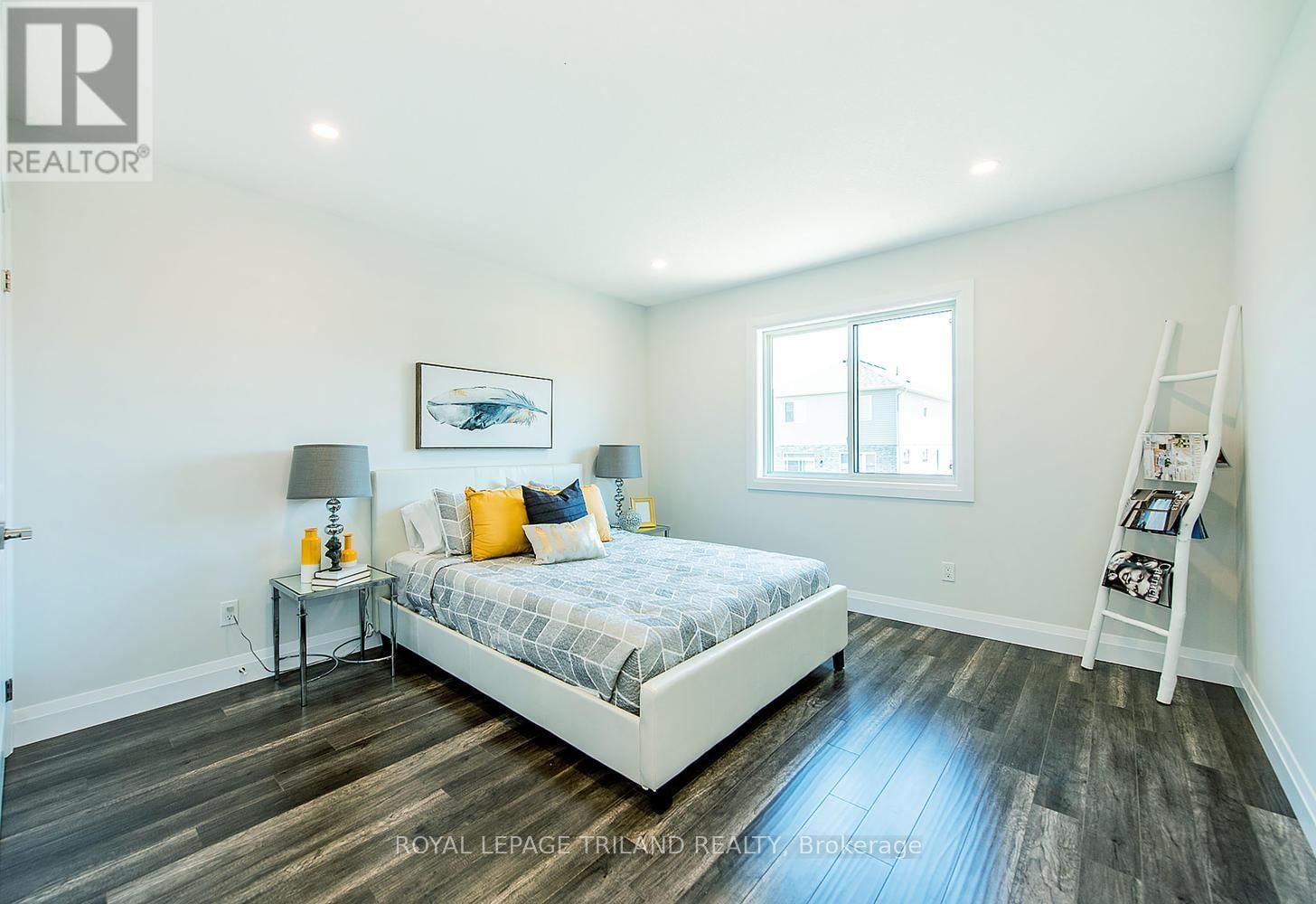 2567 CONSTANCE AVENUE NORTH Image 10