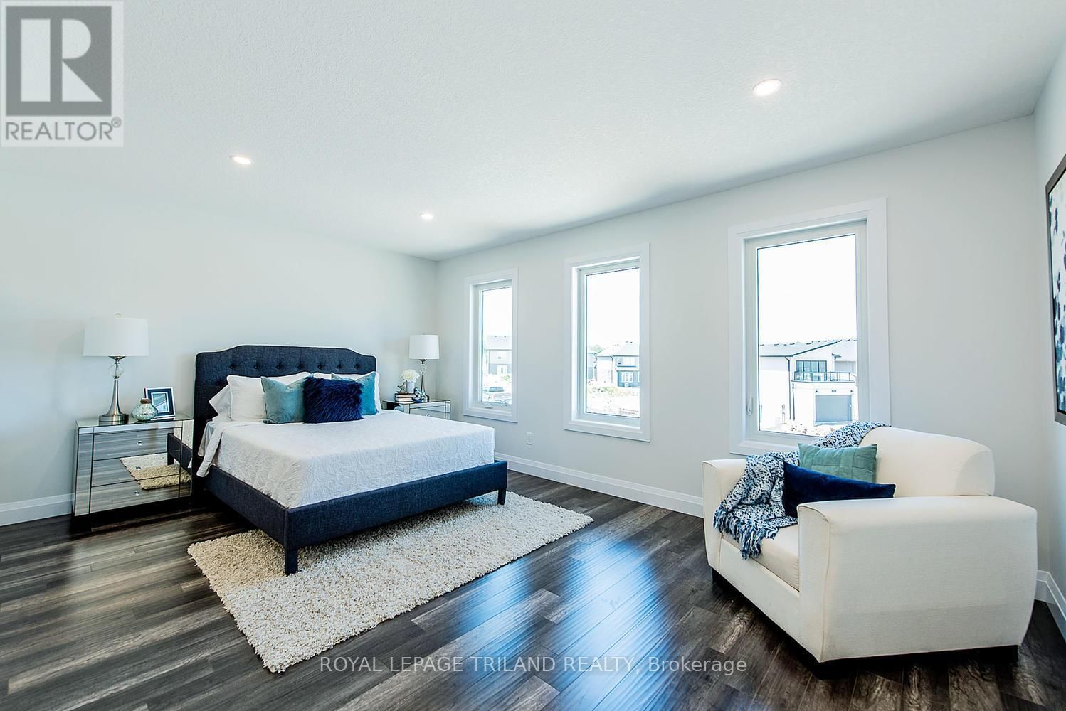 2567 CONSTANCE AVENUE NORTH Image 9