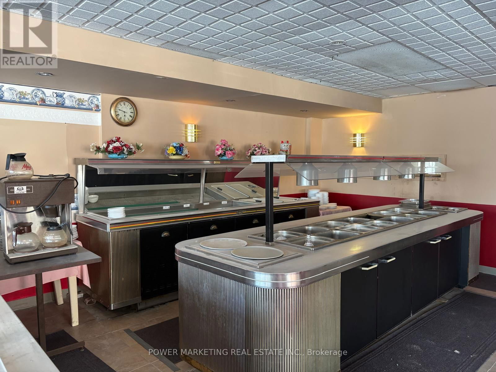 3762 CHAMPLAIN ROAD Image 3