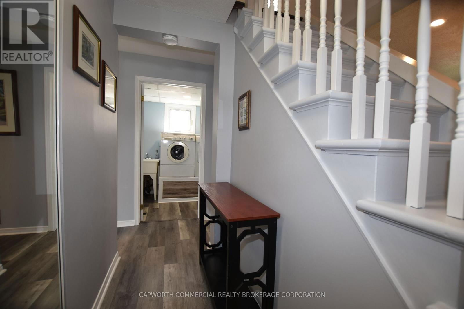 62 NORMA STREET SOUTH Image 6