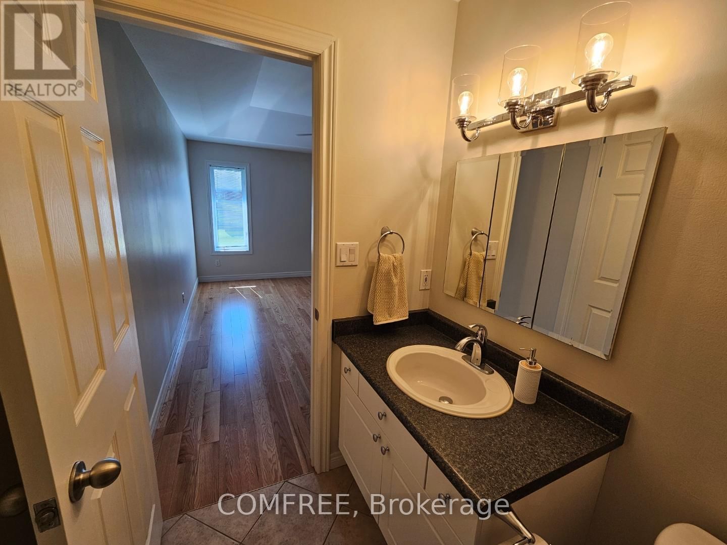 1803 CHATEAU AVENUE Image 17