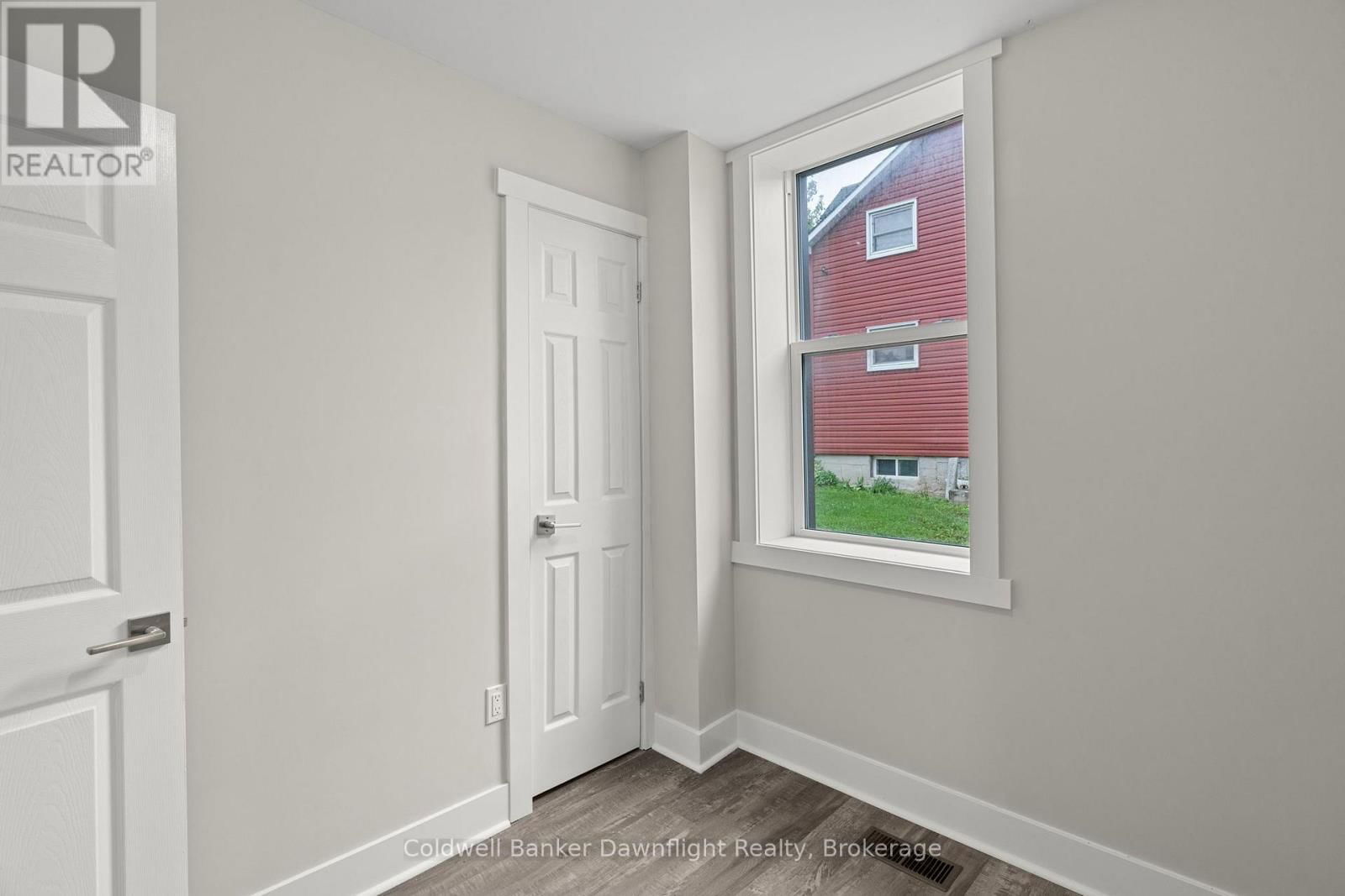 50 GODERICH STREET EAST Image 17