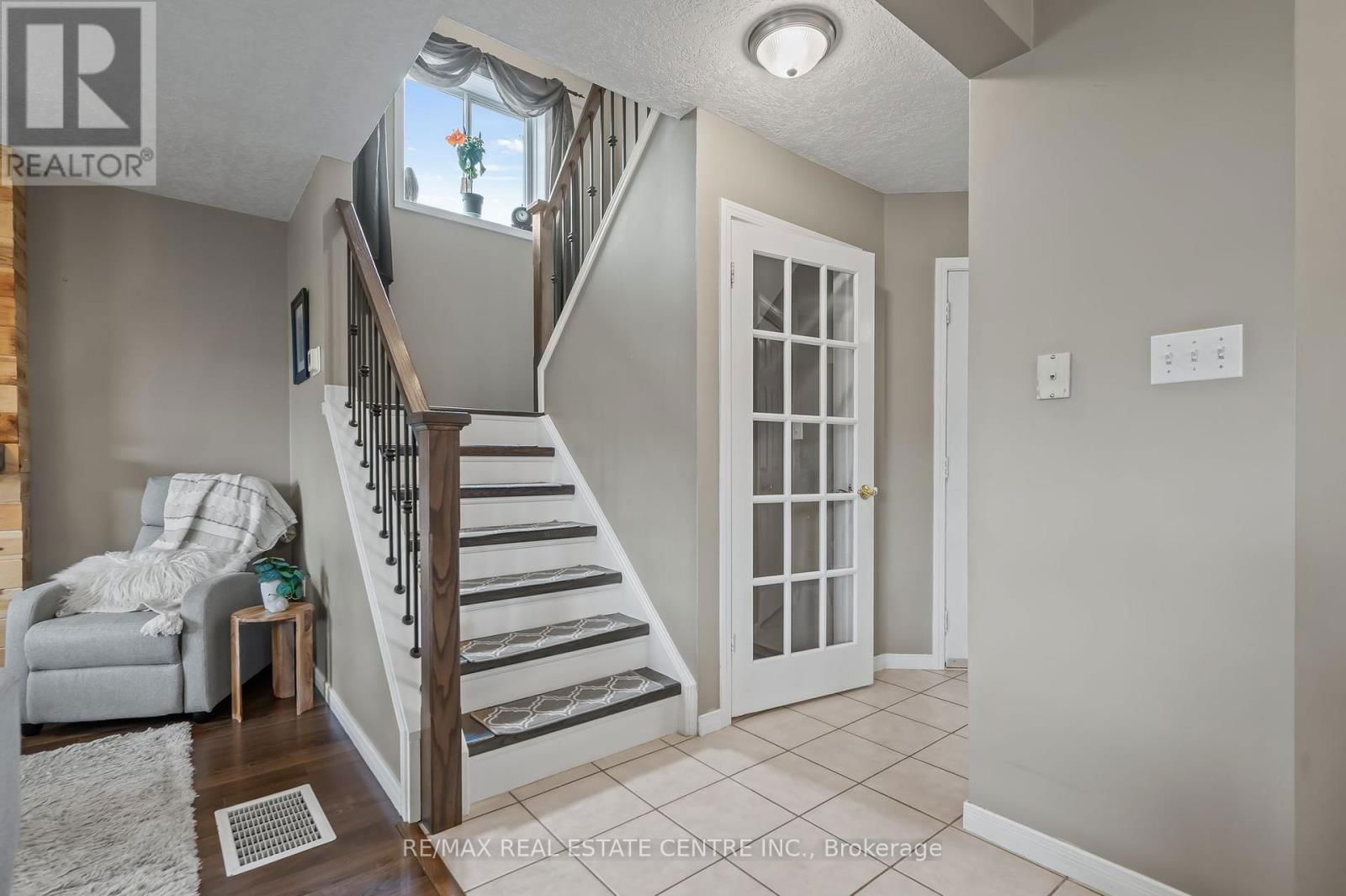101 EDGEMERE DRIVE Image 16