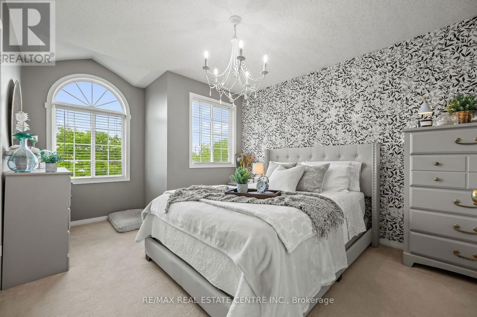 101 EDGEMERE DRIVE Image 18