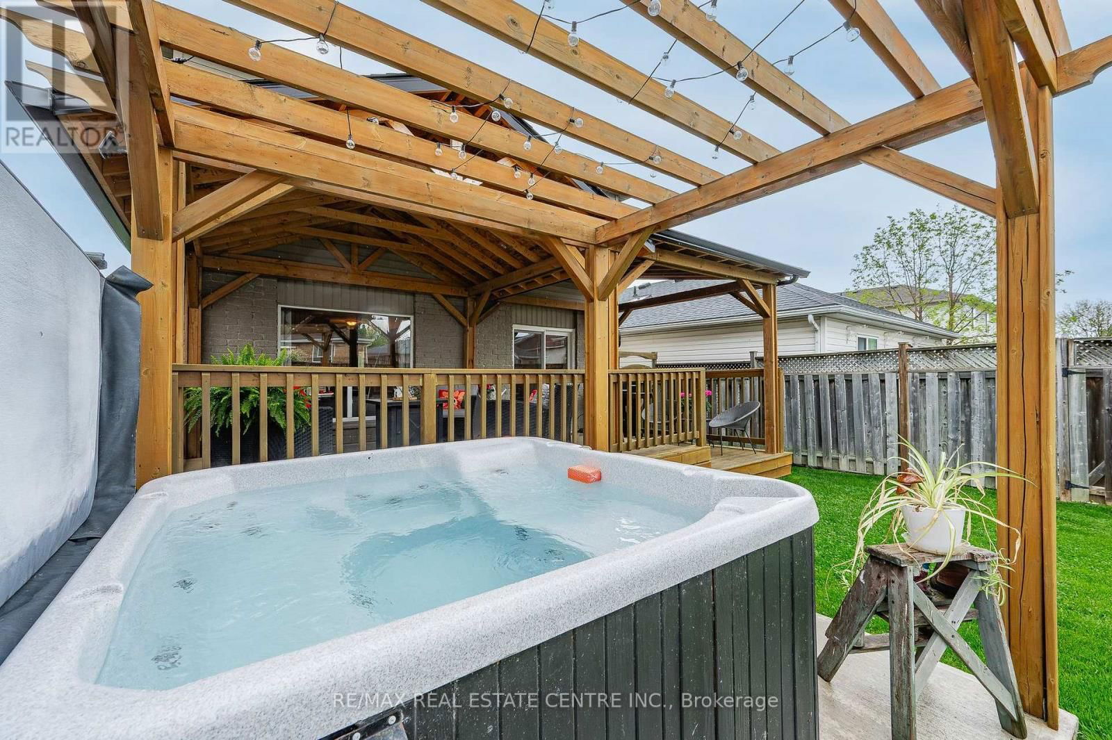 101 EDGEMERE DRIVE Image 30