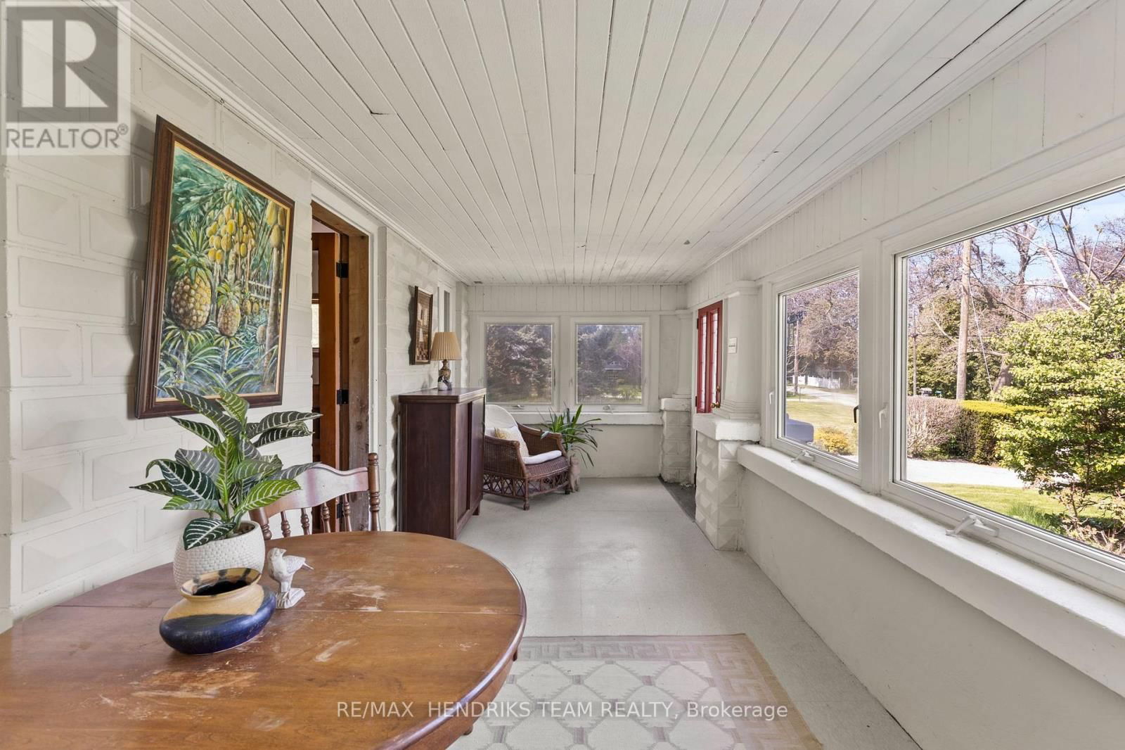 1386 MCNAB ROAD Image 11