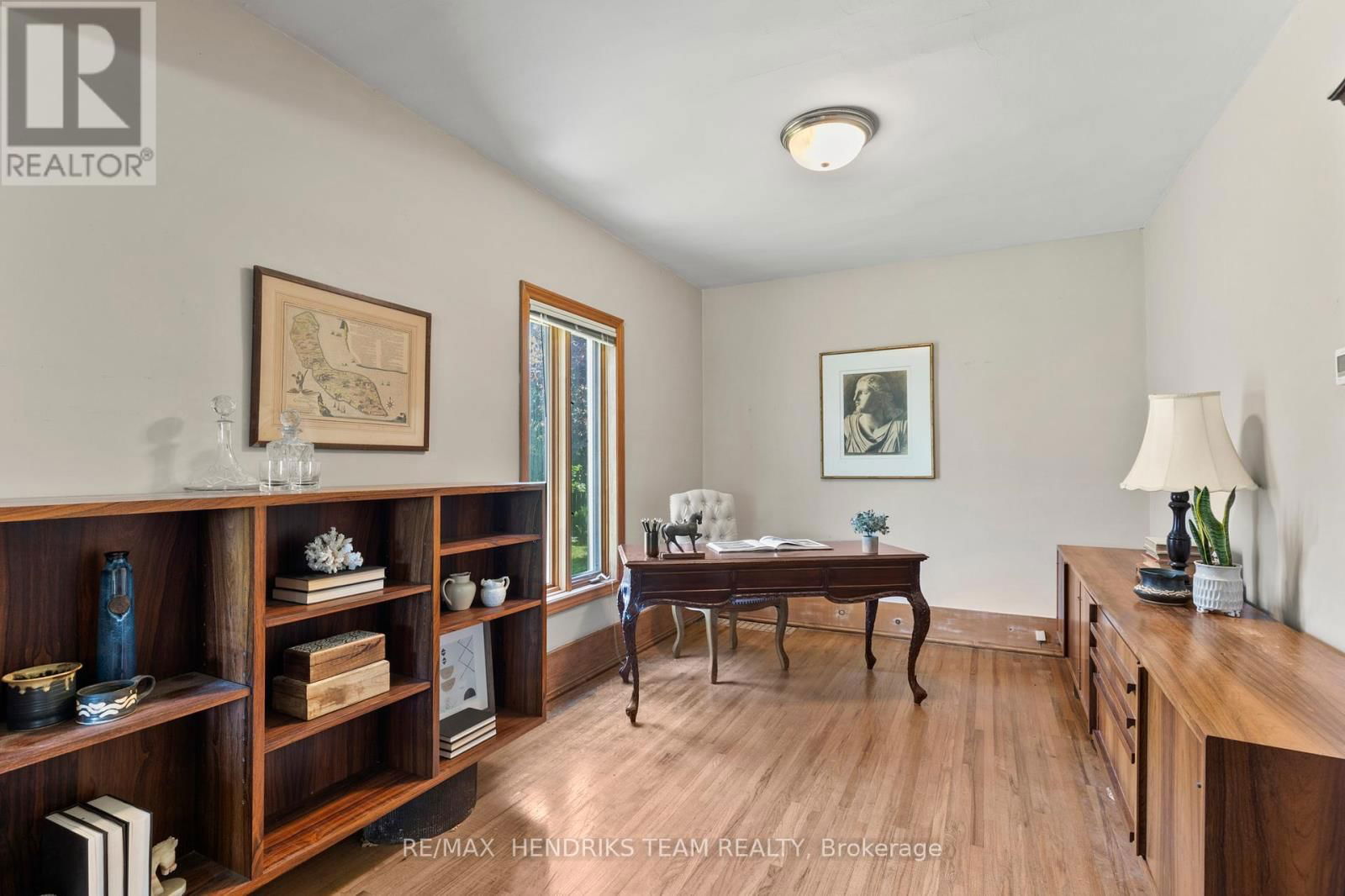 1386 MCNAB ROAD Image 19