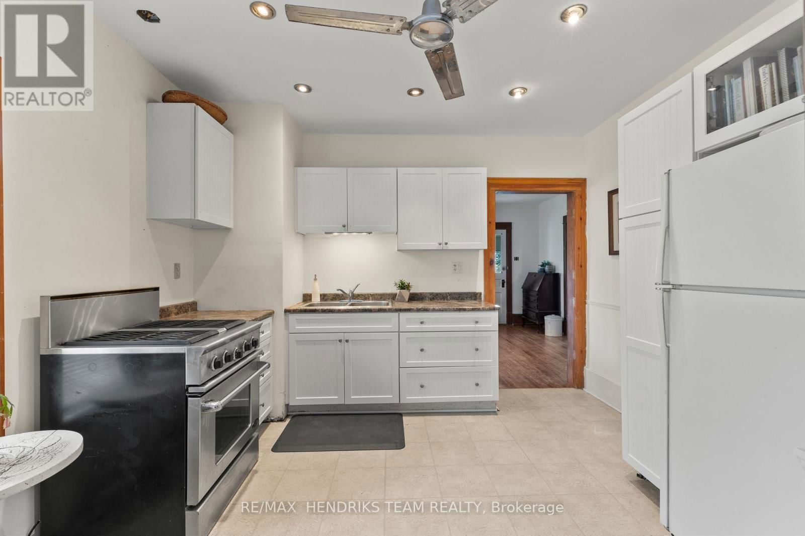 1386 MCNAB ROAD Image 23