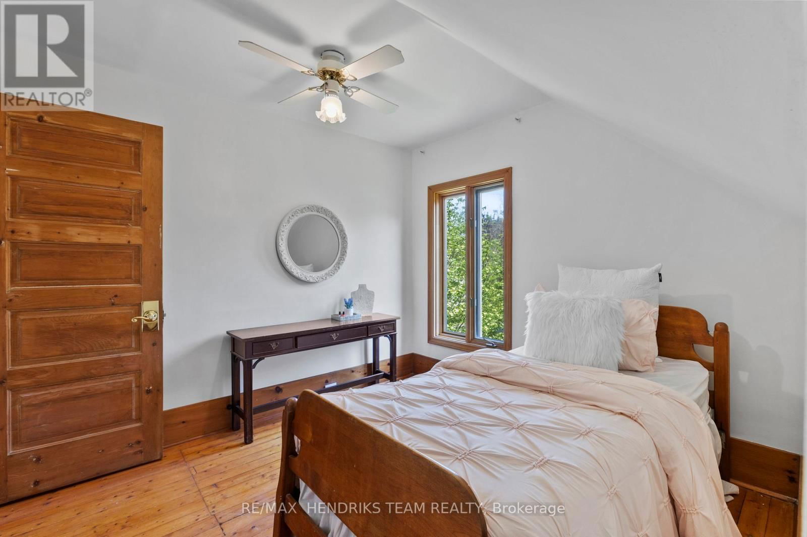 1386 MCNAB ROAD Image 33