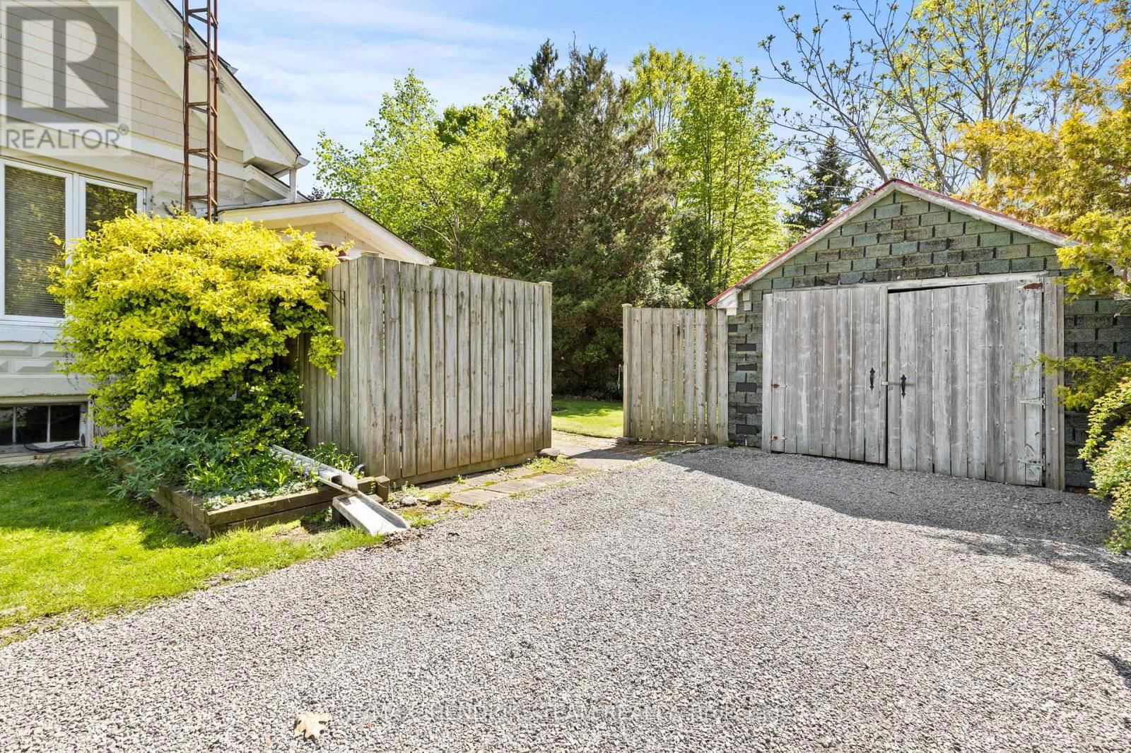 1386 MCNAB ROAD Image 36