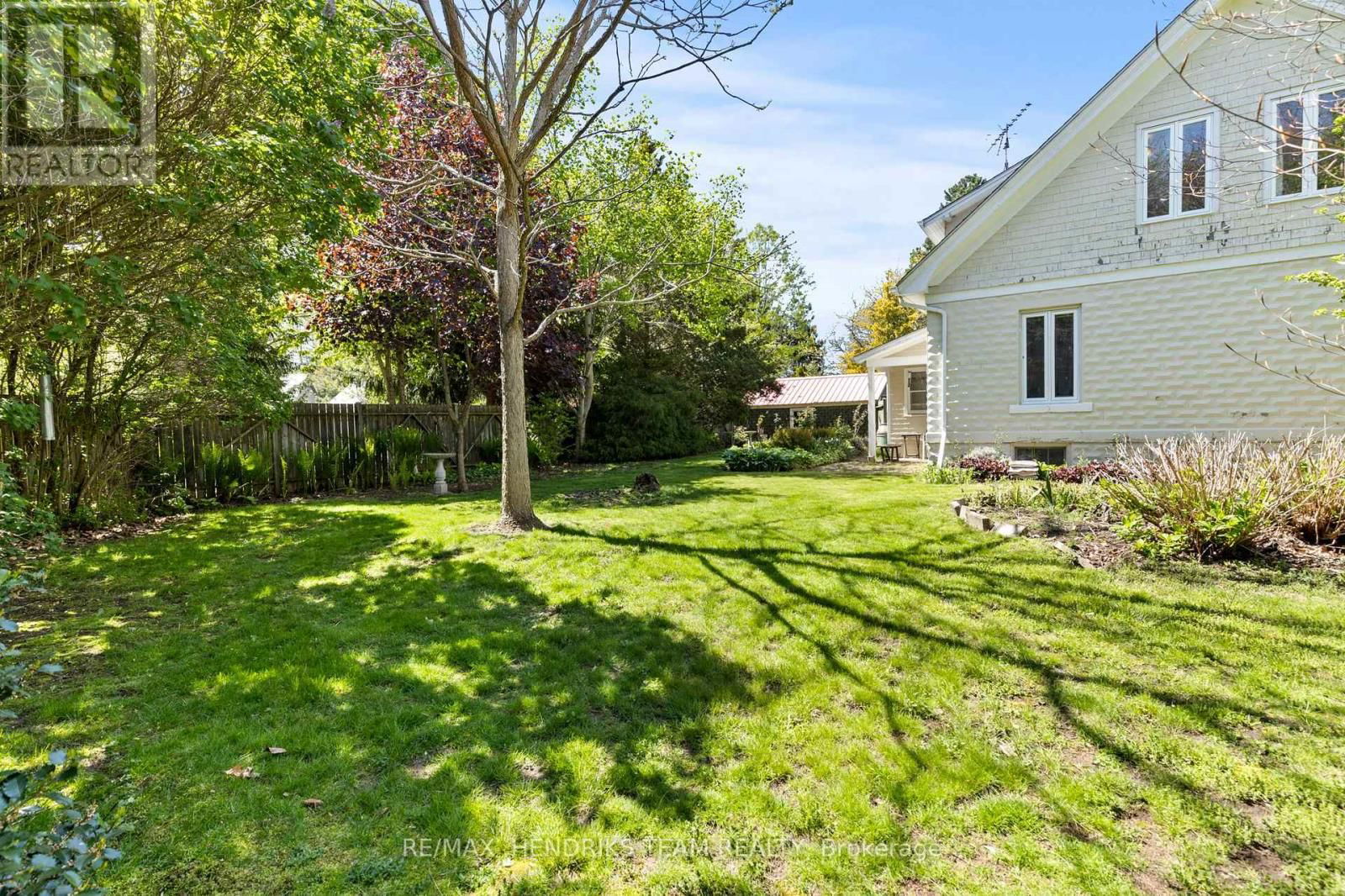 1386 MCNAB ROAD Image 43