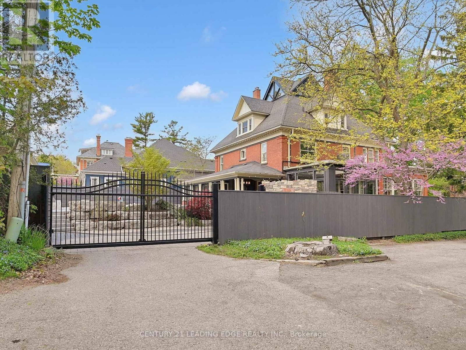 18 BRANT ROAD NORTH Image 2