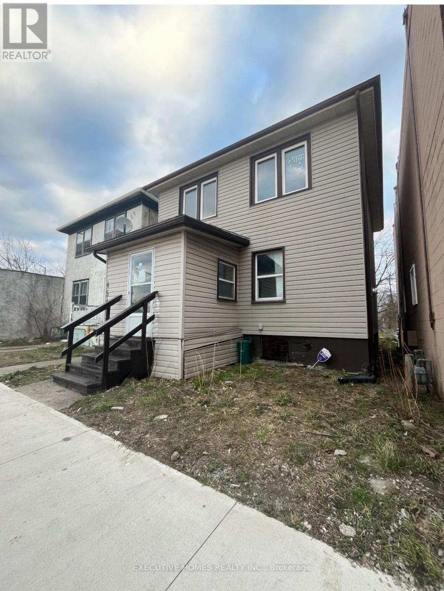 4548 VICTORIA AVENUE Image 1
