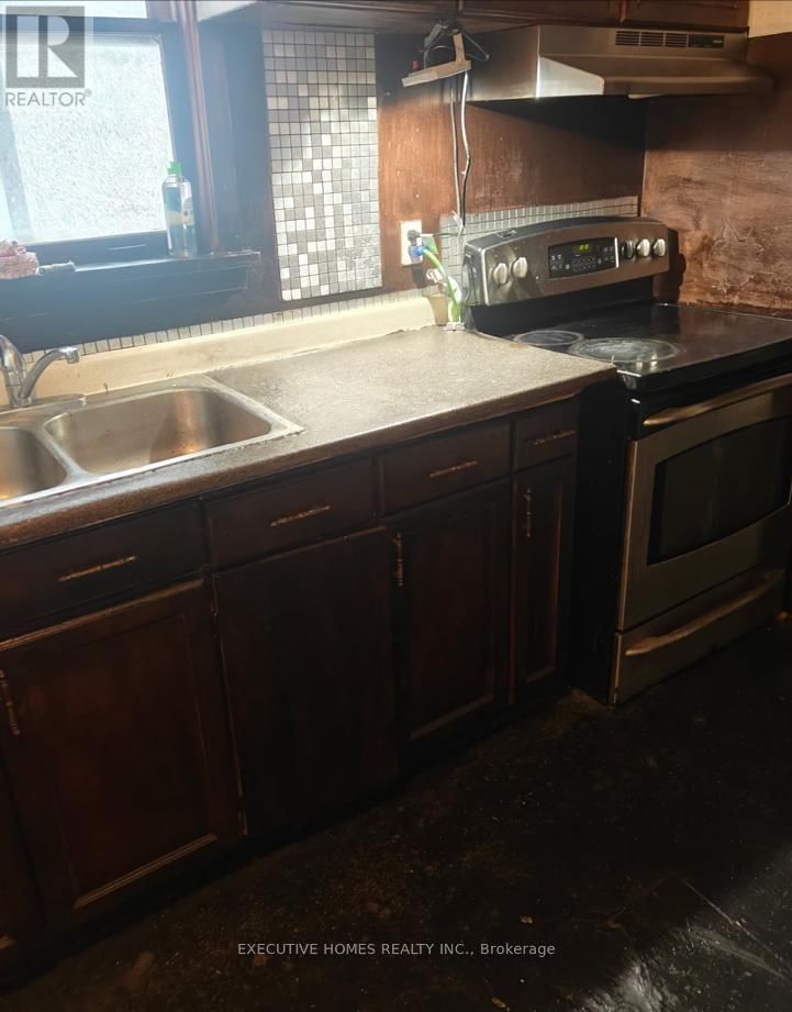 4548 VICTORIA AVENUE Image 3