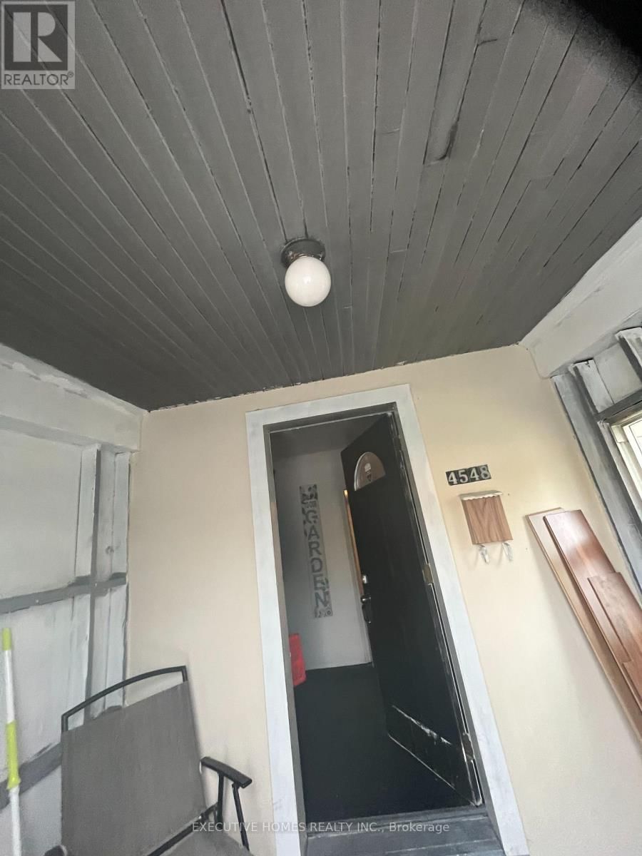 4548 VICTORIA AVENUE Image 7